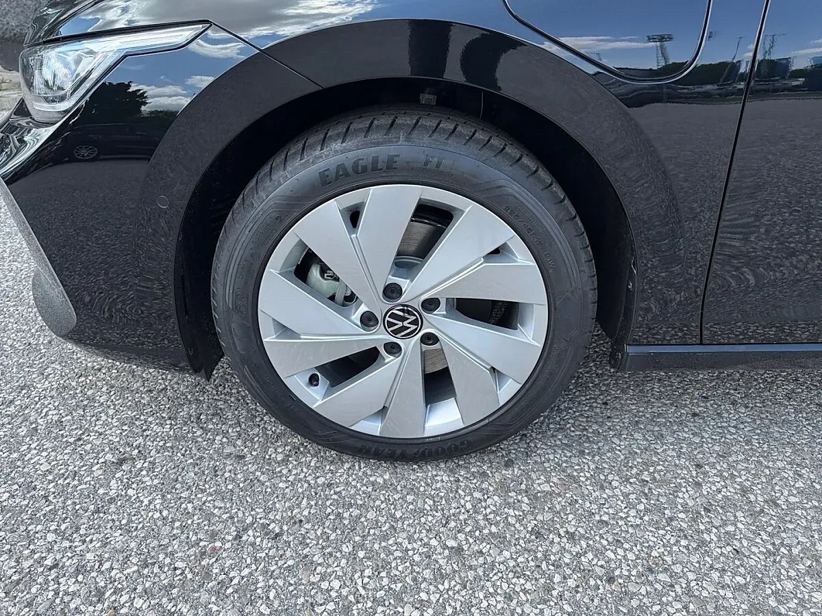Volkswagen Golf 2026 photo 3
