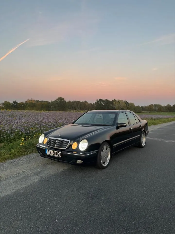 Mercedes-Benz W210