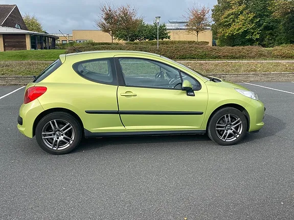 Peugeot 207 2006 photo 5