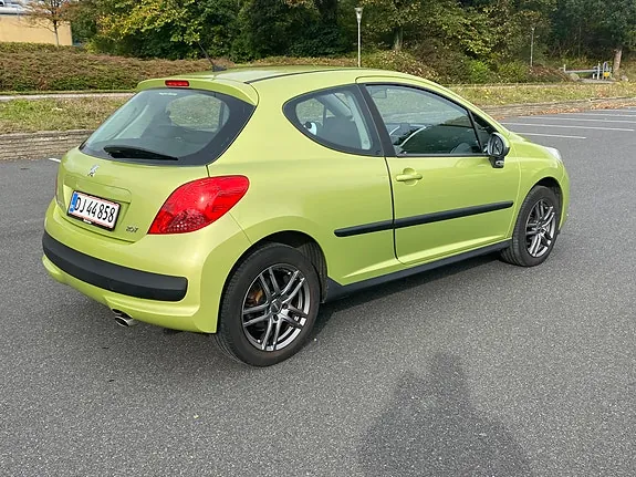 Peugeot 207 2006 photo 4