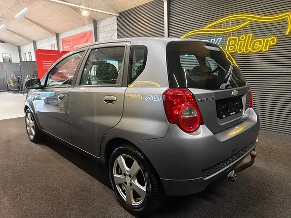 Chevrolet Aveo 2010 photo 3