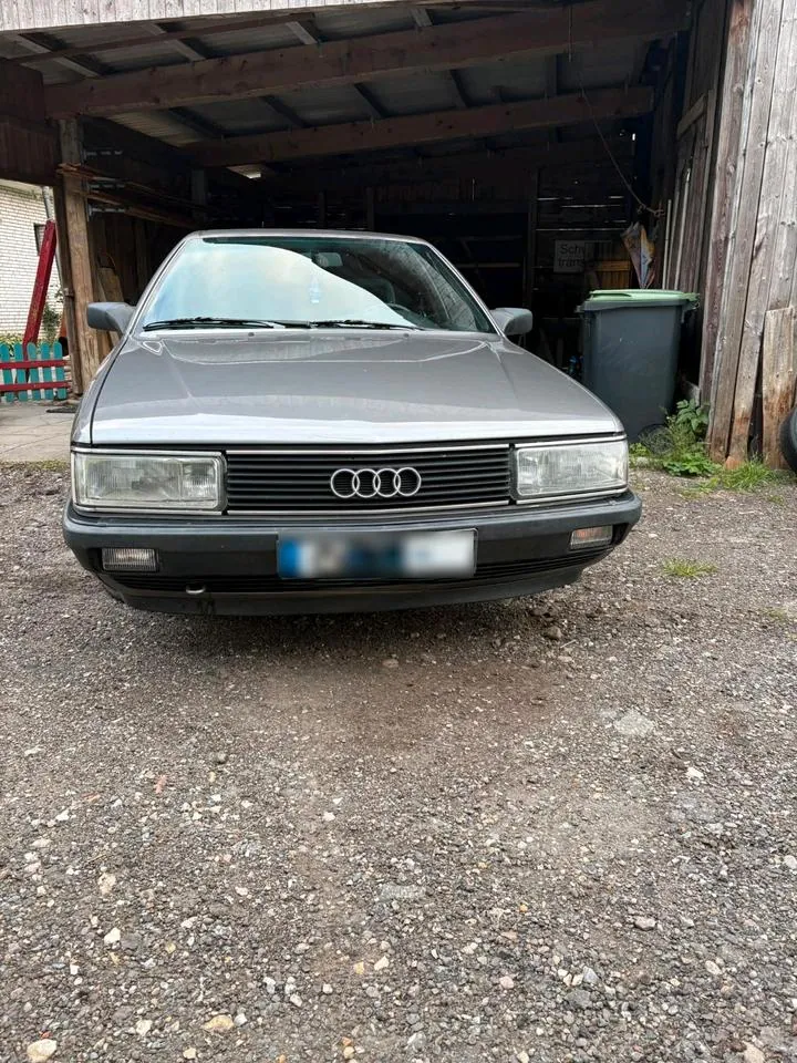 Audi 100