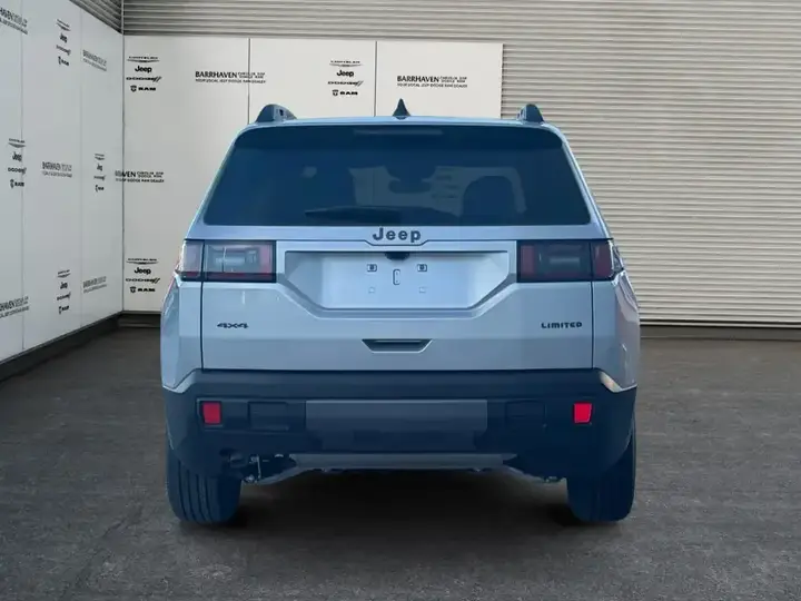 Jeep Cherokee 2026 photo 4