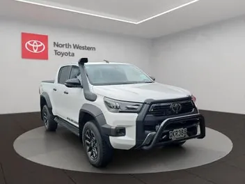 Toyota Hilux 2024 photo 2