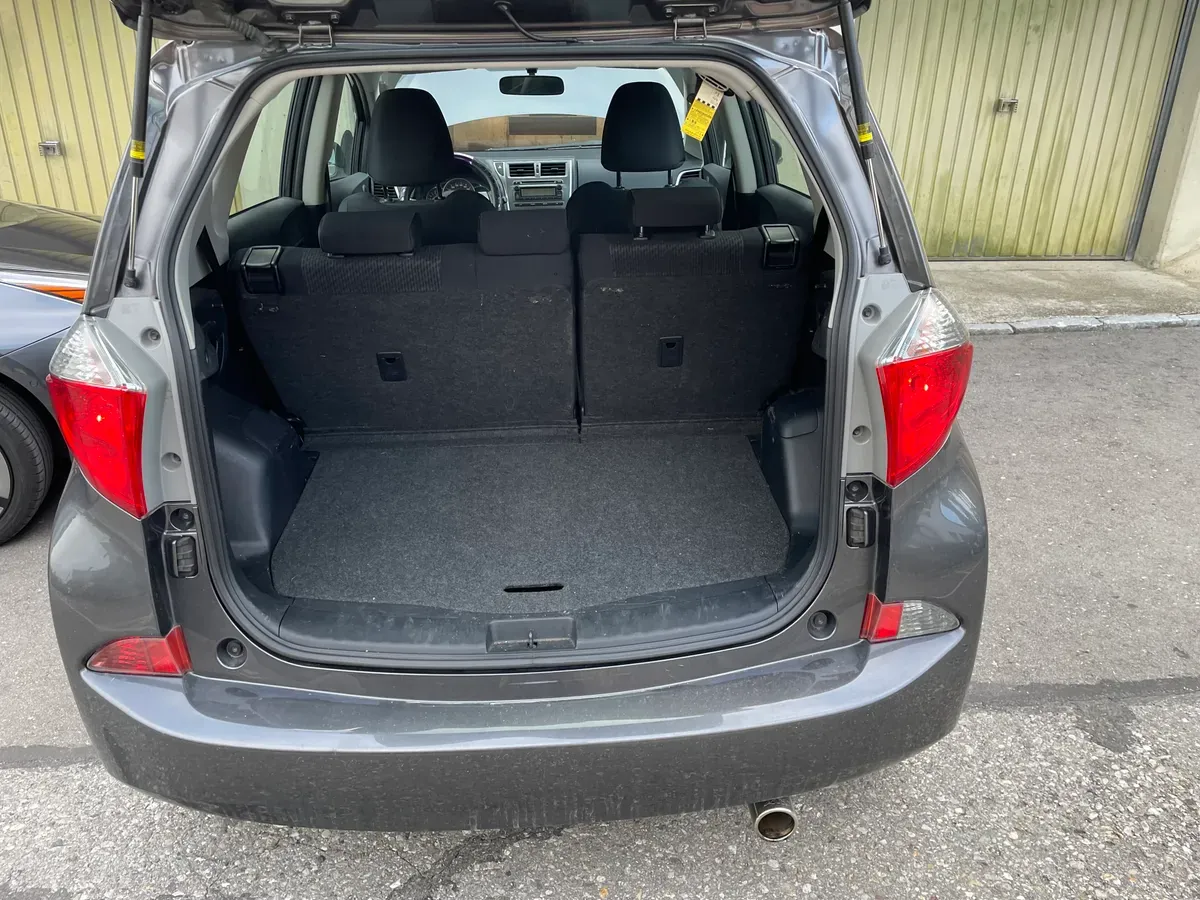 Toyota Verso-S 2011 photo 3