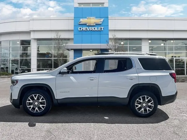 GMC Acadia 2023 photo 2