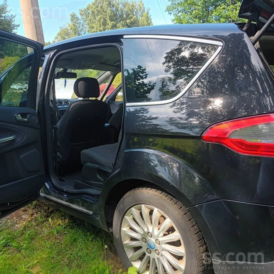 Ford S-Max 2011 photo 2