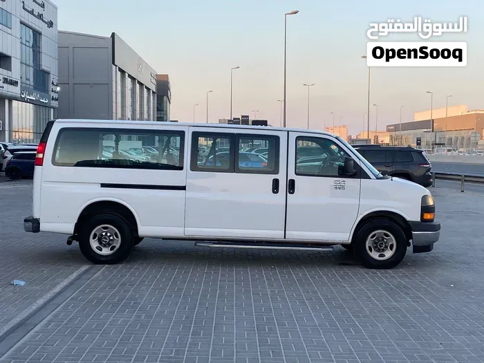 GMC Savana 2018 photo 3