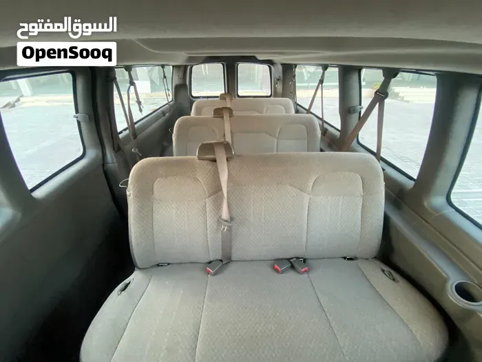 GMC Savana 2018 photo 2