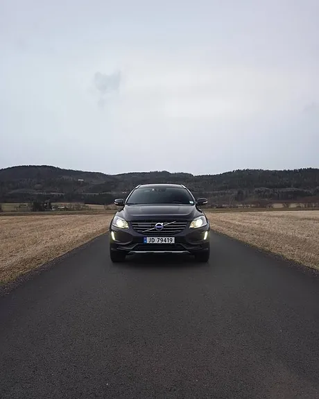 Volvo Xc60 2017 photo 2