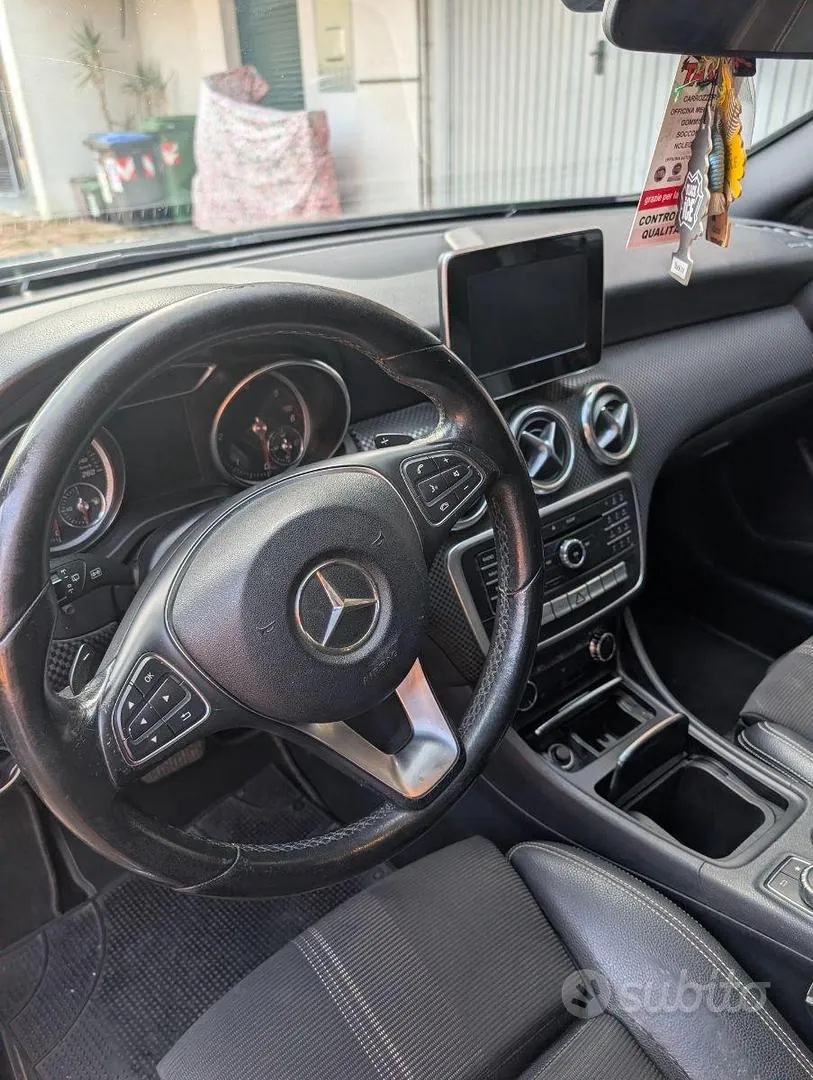 Mercedes-Benz A-Class 2017 photo 3