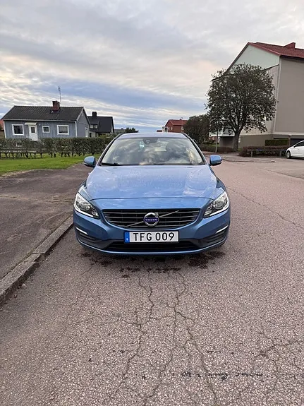 Volvo V60 2015 photo 2