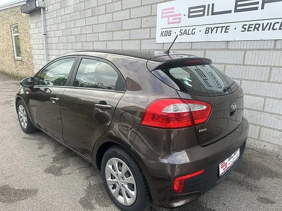 Kia Rio 2016 photo 4