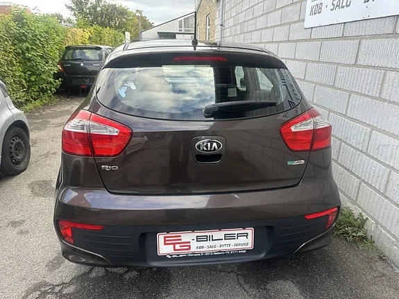 Kia Rio 2016 photo 5