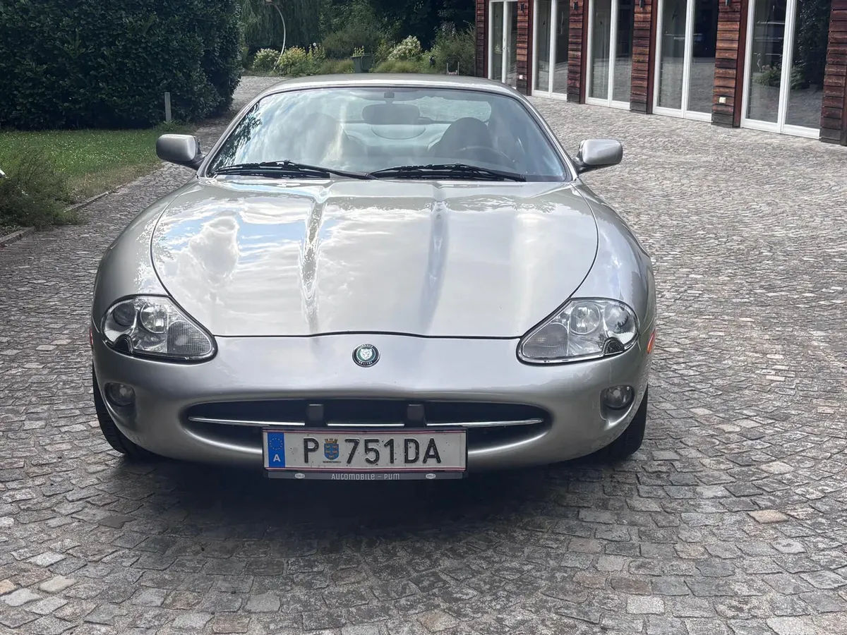 Jaguar Xk8 1998 photo 3