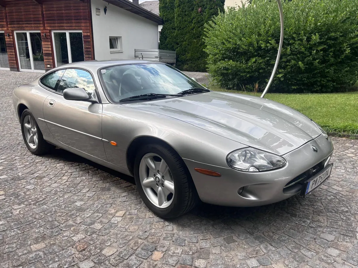 Jaguar Xk8 1998 photo 2
