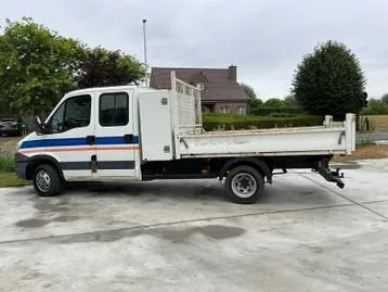 Iveco Daily 2013 photo 2