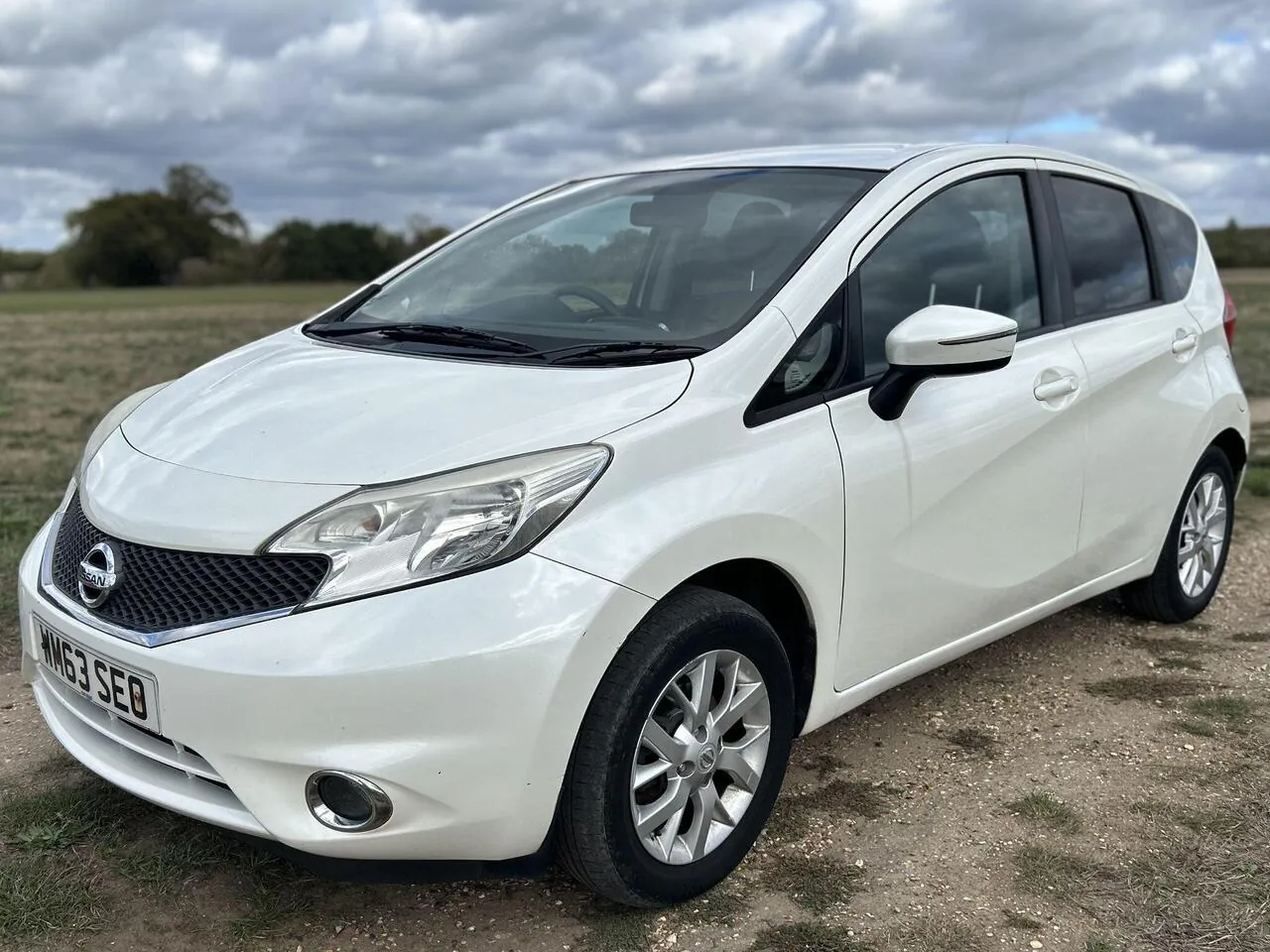 Nissan Note 2014 photo 3