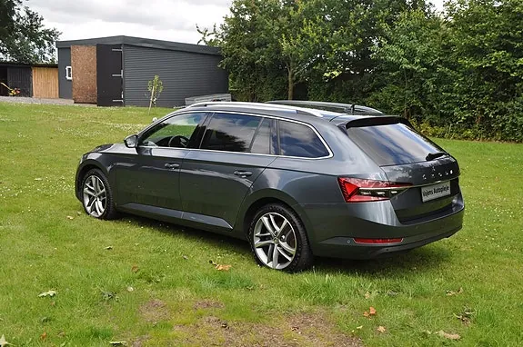 Skoda Superb 2021 photo 2