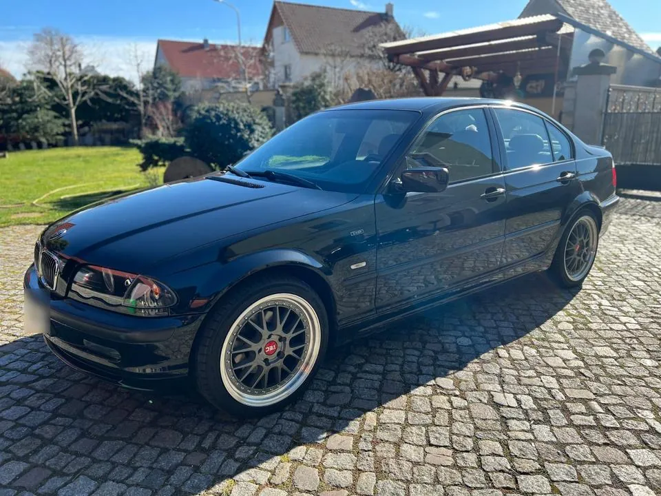 BMW 320I
