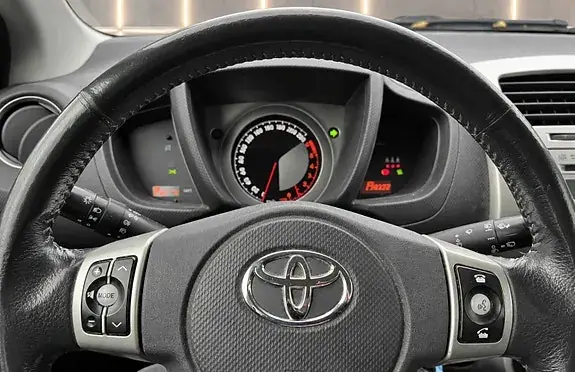 Toyota Urban Cruiser 2009 photo 5