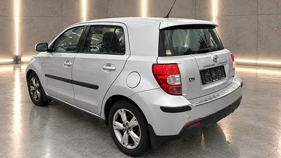 Toyota Urban Cruiser 2009 photo 2