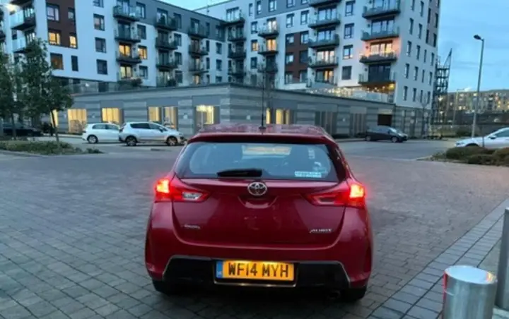 Toyota Auris 2014 photo 5