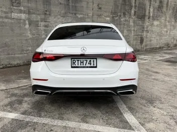 Mercedes-Benz E 300 2026 photo 5