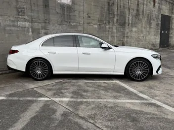 Mercedes-Benz E 300 2026 photo 3