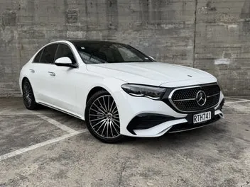 Mercedes-Benz E 300 2026 photo 2
