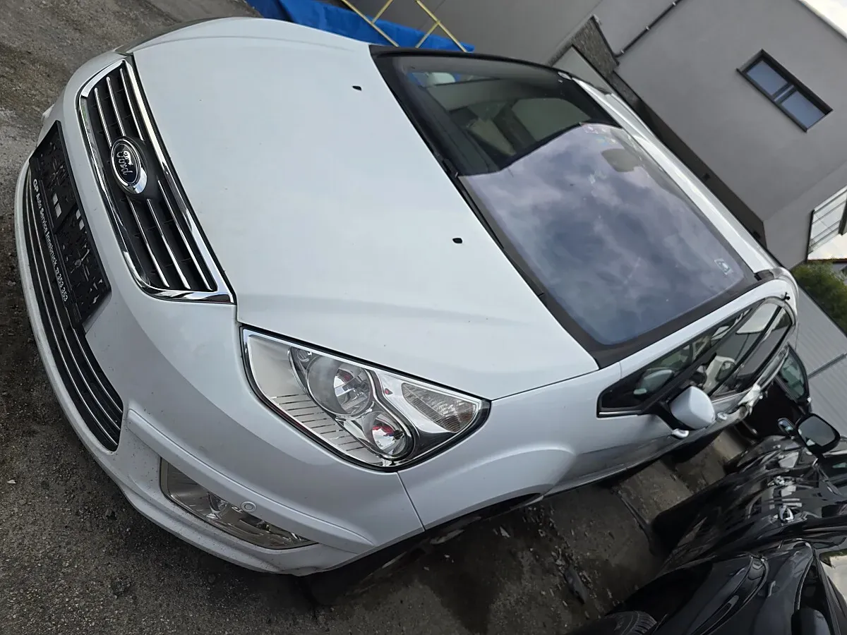 Ford Galaxy 2011 photo 2