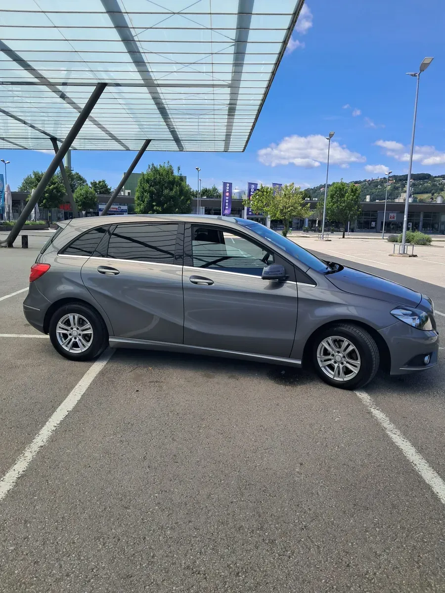 Mercedes-Benz B-Class 2014 photo 3