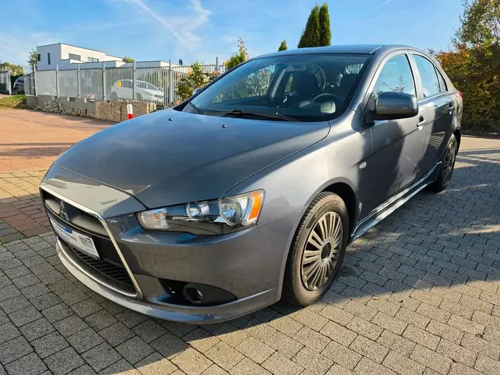 Mitsubishi Lancer