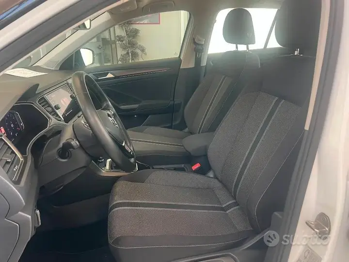 Volkswagen T-Roc 2018 photo 5