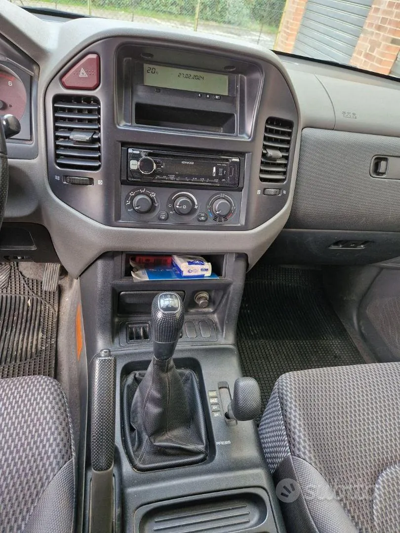 Mitsubishi Pajero 2001 photo 5