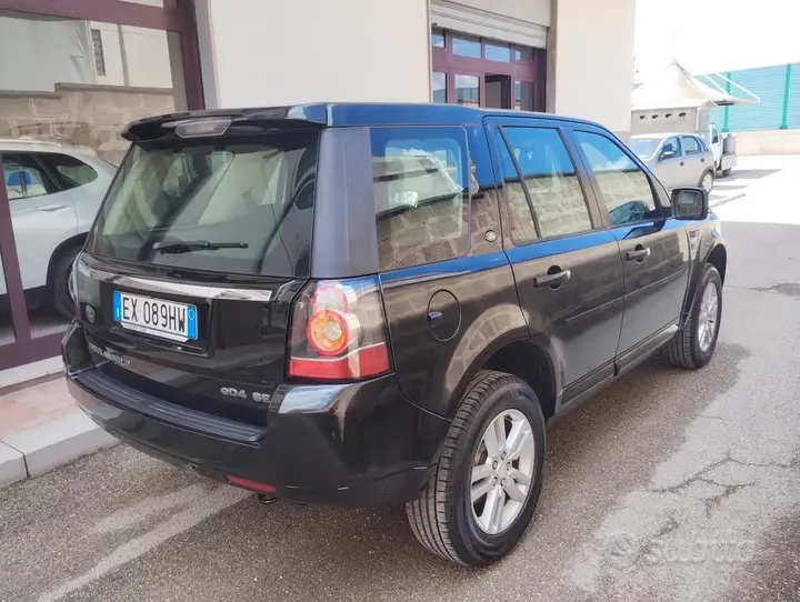 Land Rover Freelander 2014 photo 2