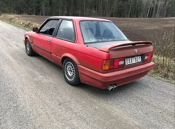 BMW 3 Series 1990 photo 4