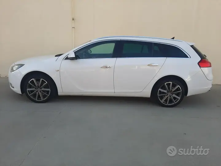 Opel Insignia 2010 photo 2