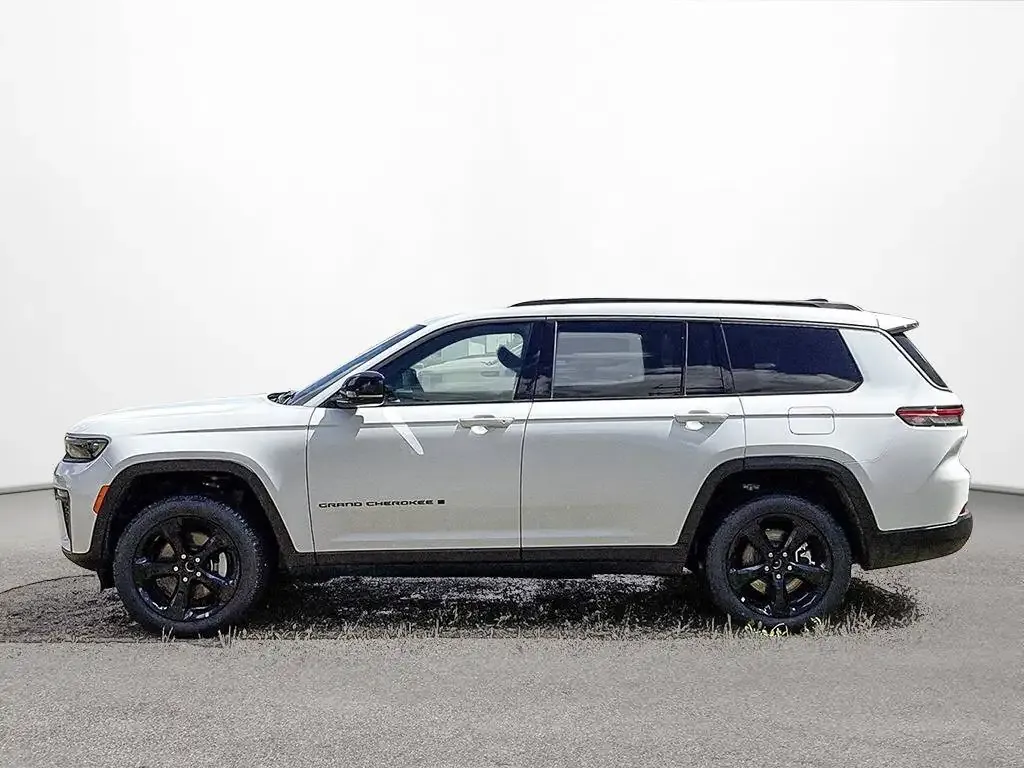Jeep Grand Cherokee 2026 photo 2
