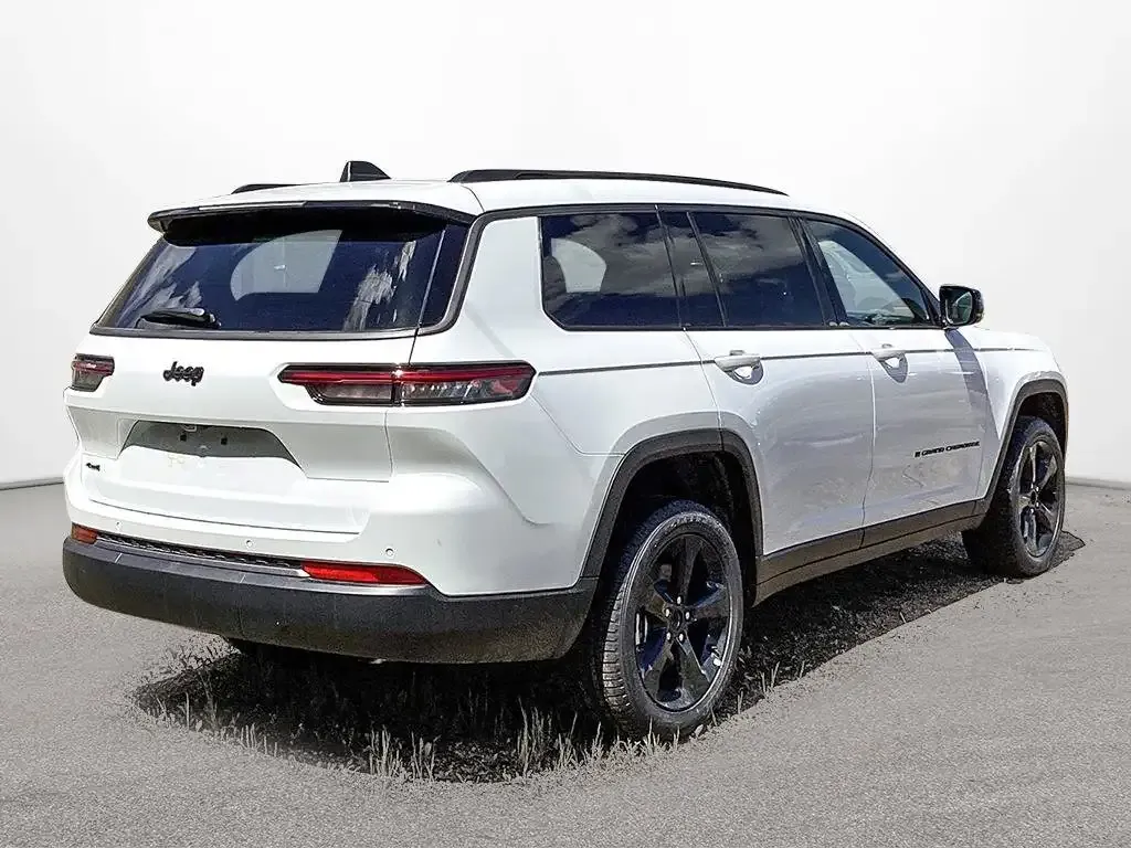 Jeep Grand Cherokee 2026 photo 5