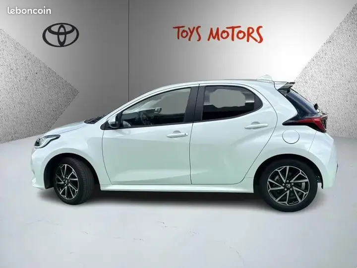 Toyota Yaris 2022 photo 2