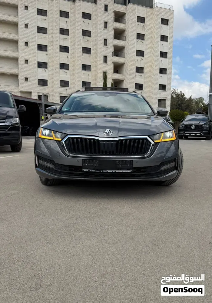 Skoda Octavia Combi 2023 photo 3