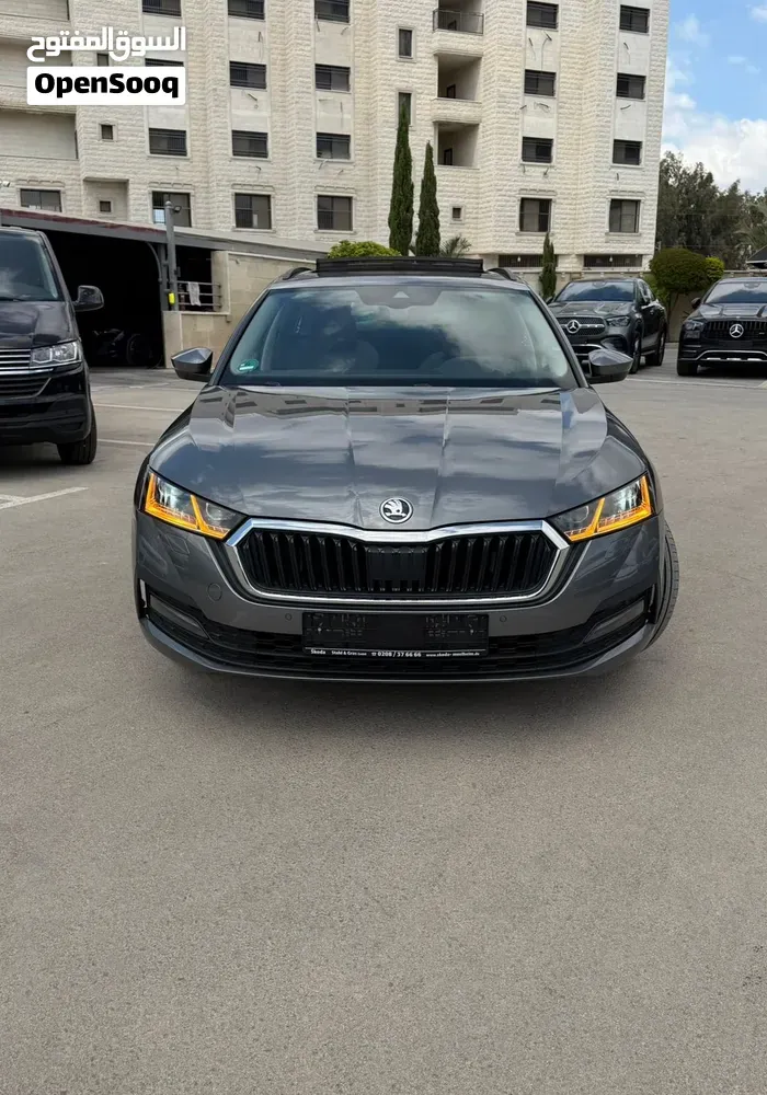 Skoda Octavia Combi 2023 photo 2