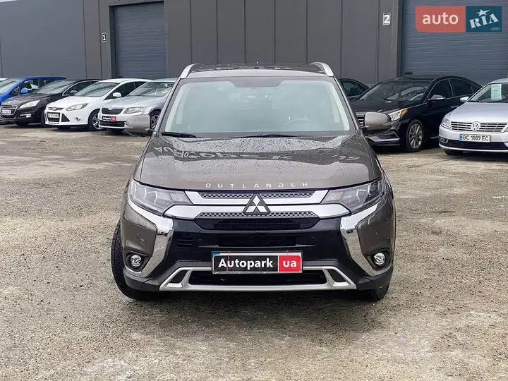 Mitsubishi Outlander 2019 photo 2