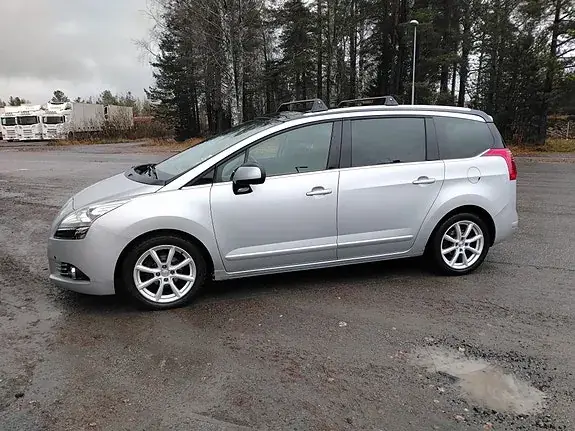 Peugeot 5008 2012 photo 3