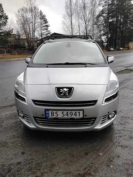 Peugeot 5008 2012 photo 2