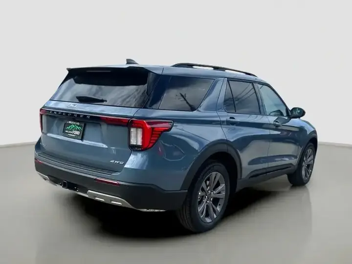 Ford Explorer 2026 photo 3