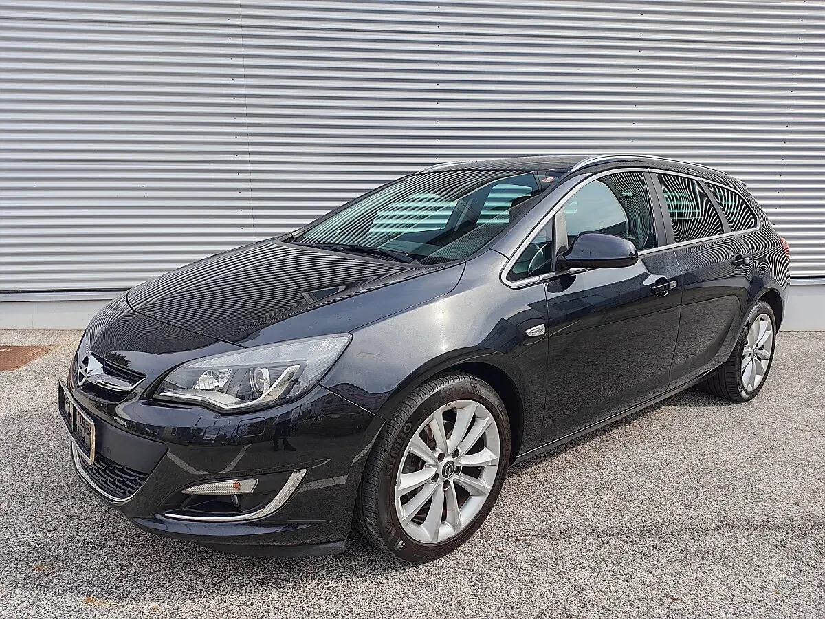 Opel Astra 2014 photo 3