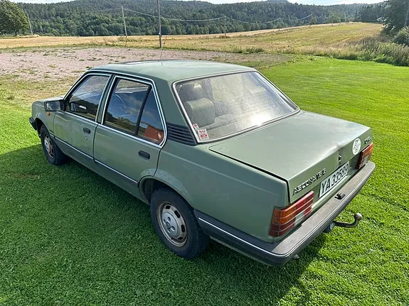 Opel Ascona 1984 photo 4