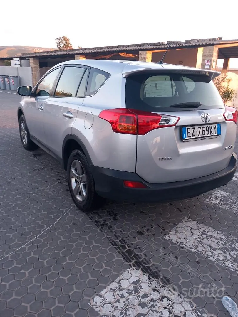 Toyota Rav4 2015 photo 5